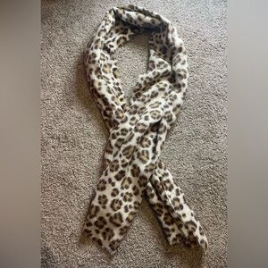 Aerie - NWOT Animal Print Blanket Scarf